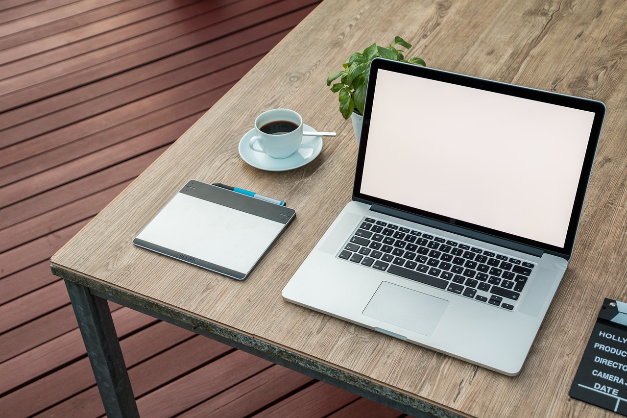 workspace, laptop, mockup-2443050.jpg